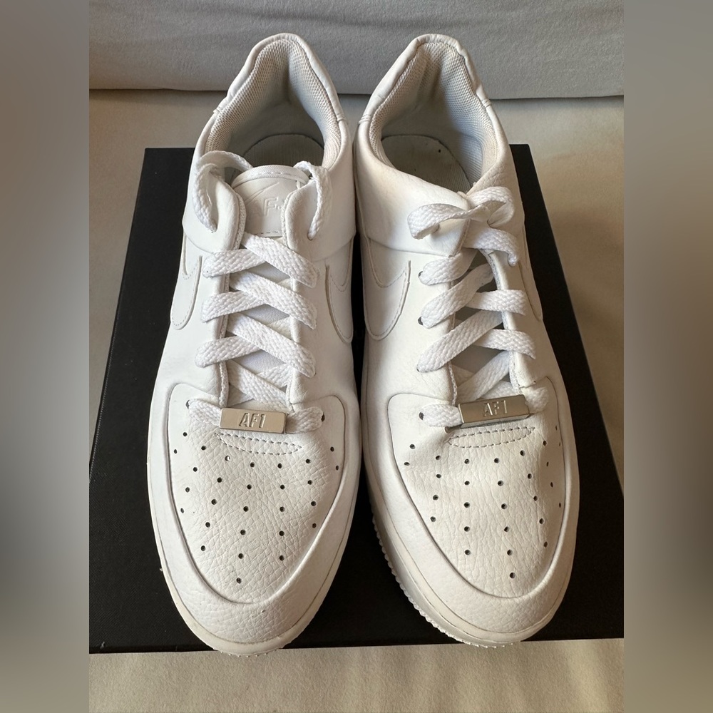 Nike Airforce 1 White - Like New Size 7.5